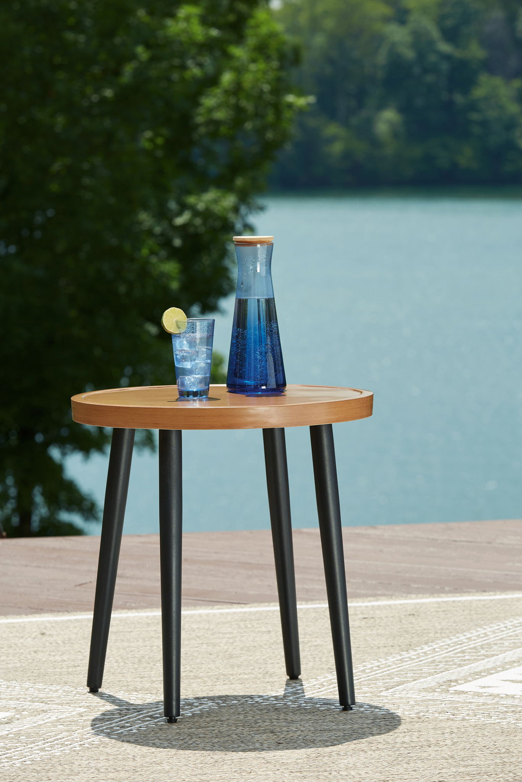 Horizon Hall - Round End Table - Two-tone Brown