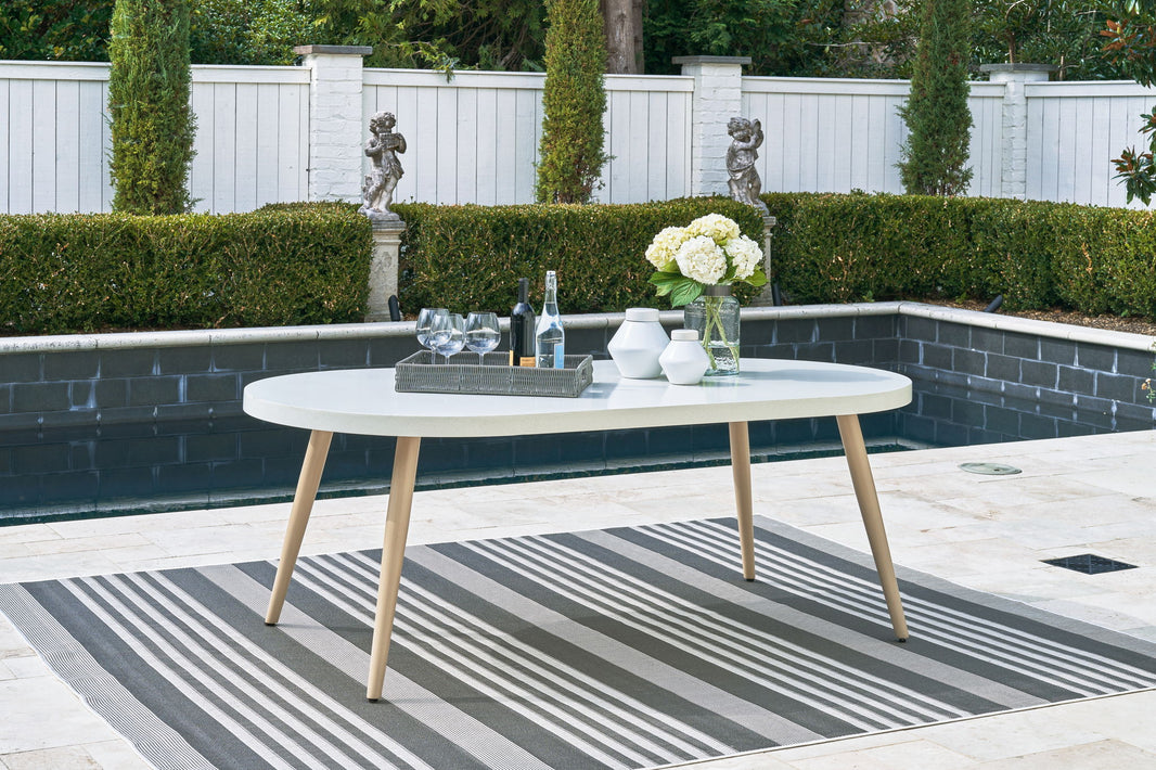 Seton Creek - Oval Dining Table With Umb Opt - White