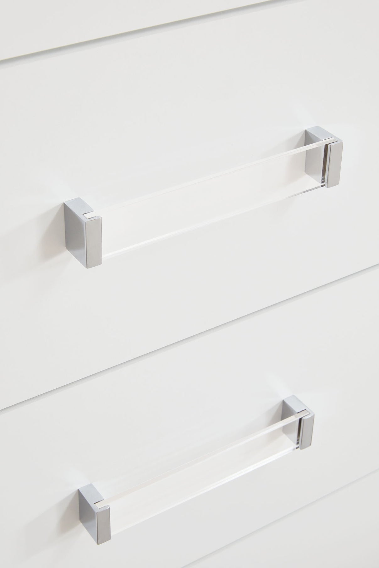 Maeling - Six Drawer Dresser, alternate view 5