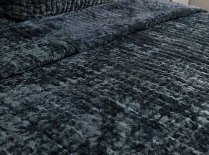 Bari - Velvet Quilt