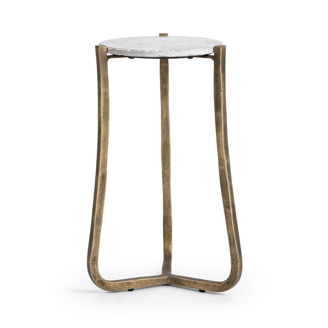 Emilia - Round Table