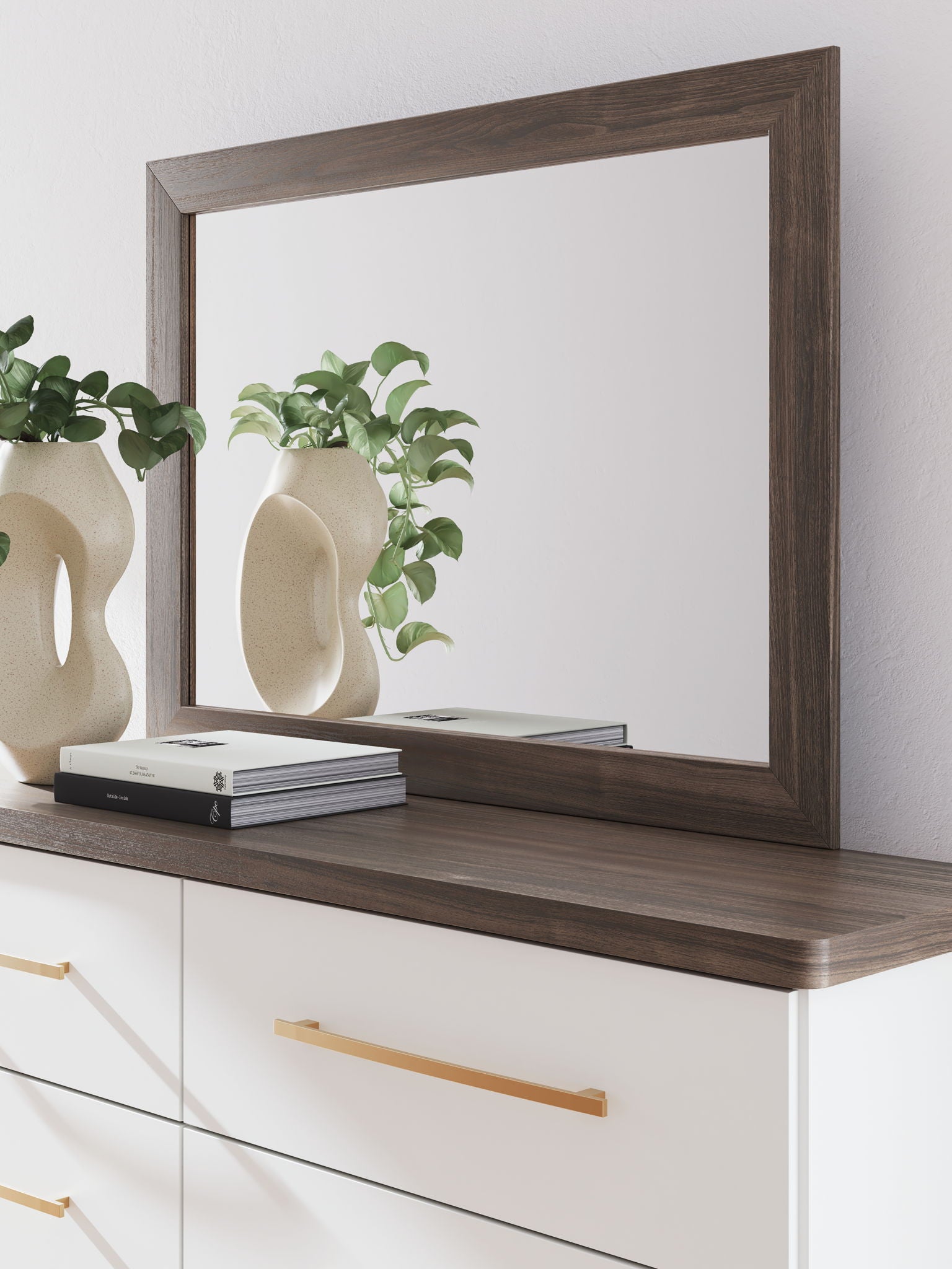 Kendanport - Six Drawer Dresser, alternate view 9