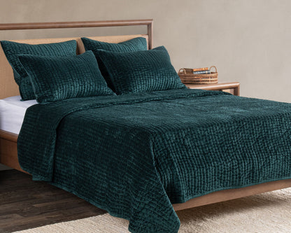 Bari - Velvet Quilt - Emerald