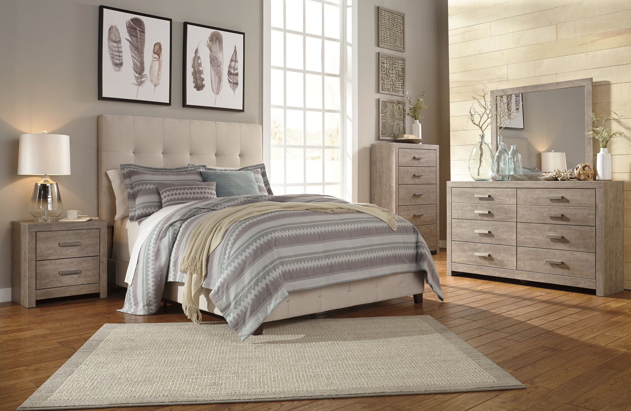 Dolante - Upholstered Bed, alternate view 5