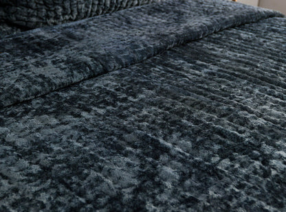 Bari - Velvet Quilt