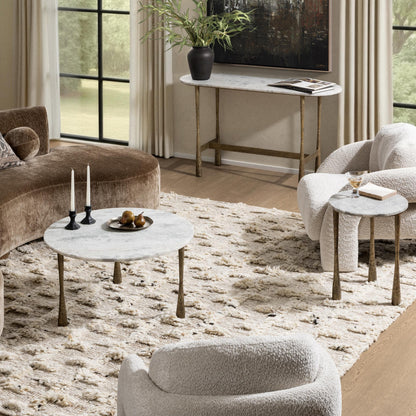 Venicia - Round Table