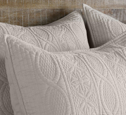 Anessa - Quilt Set