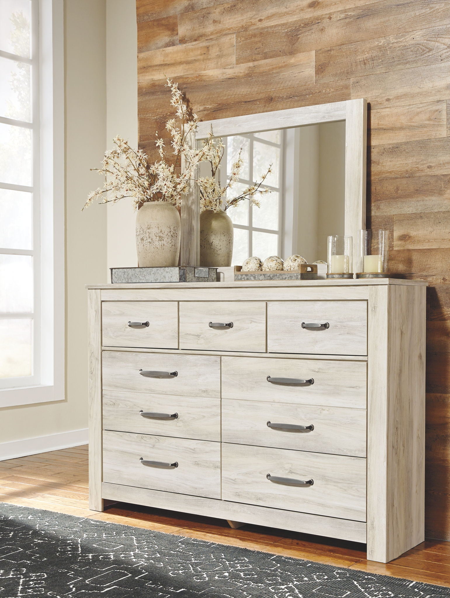 Bellaby - Dresser, alternate view 2 with linen fabric