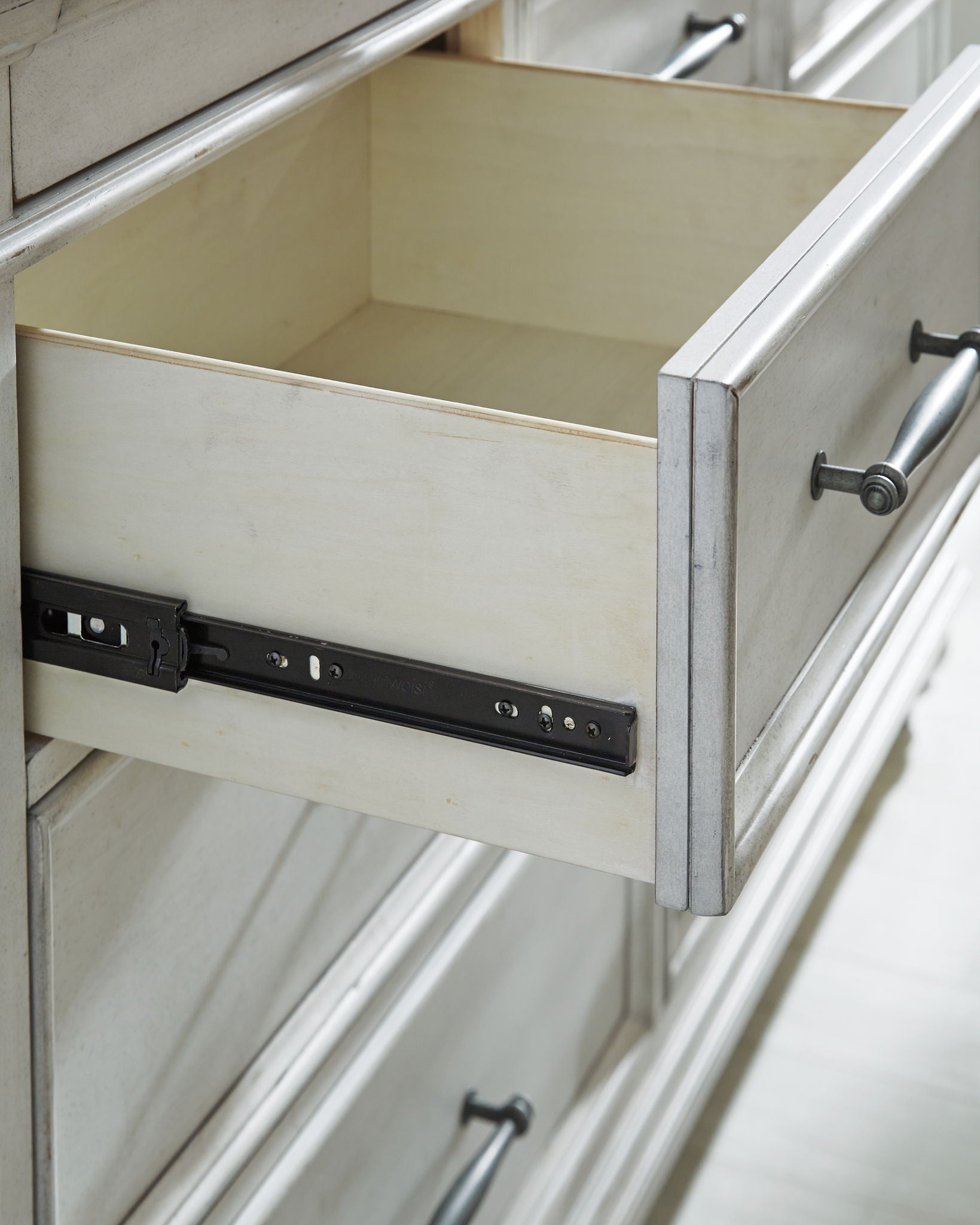 Kanwyn - Dresser, alternate view 12