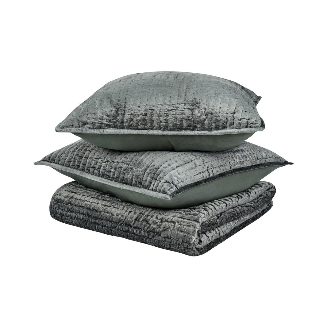 Bari - Velvet Quilt - Bay Green - Villa - 2