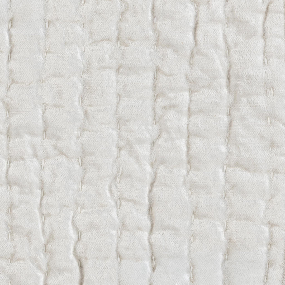 Bari - Velvet Quilt - Cloud - Villa - 2