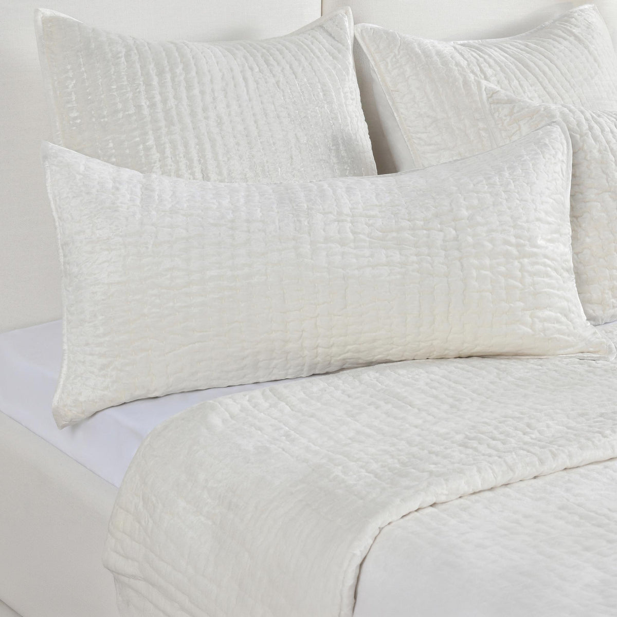 Bari - Velvet Quilt - Cloud - Villa - 9