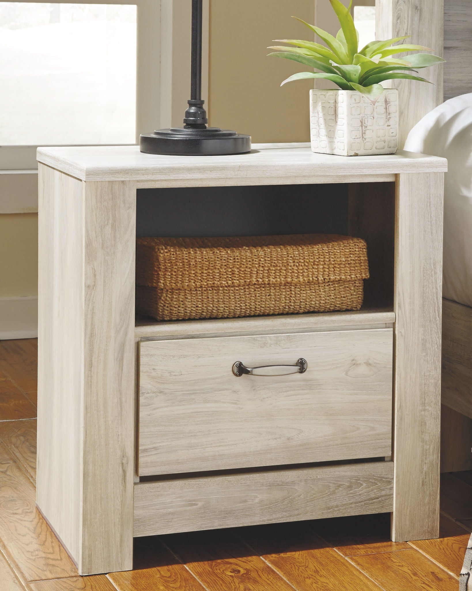 Bellaby - Dresser, Mirror, Platform Bed With Storage Drawers Set - Signature Design by Ashley® - 7