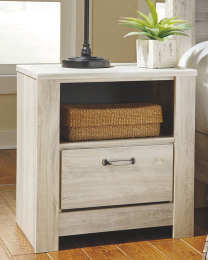 Bellaby - Dresser, Mirror, Platform Bed With Storage Drawers Set - Signature Design by Ashley® - 7
