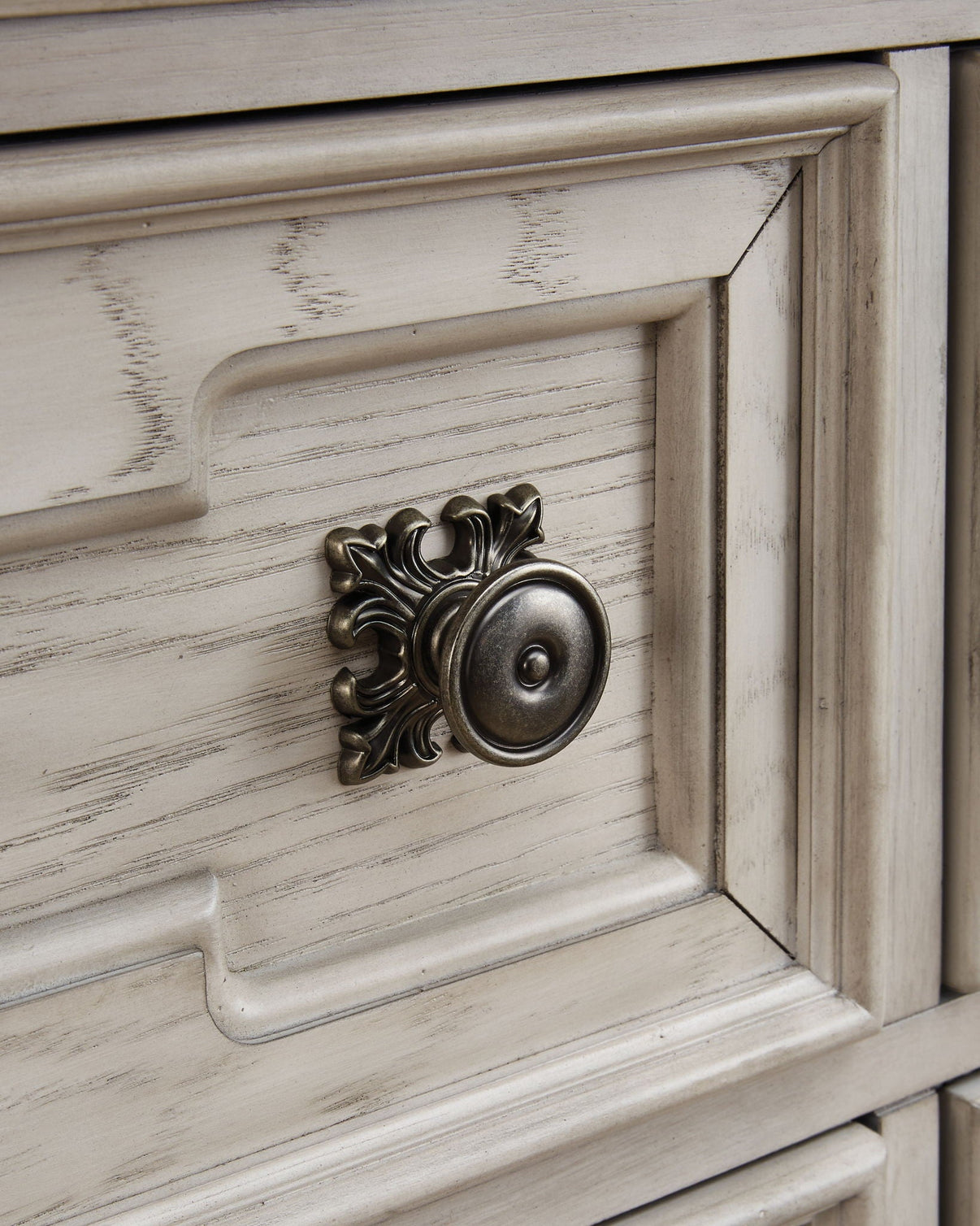 Bruchandi - Five Drawer Chest - Antique White - Signature Design by Ashley® - 4