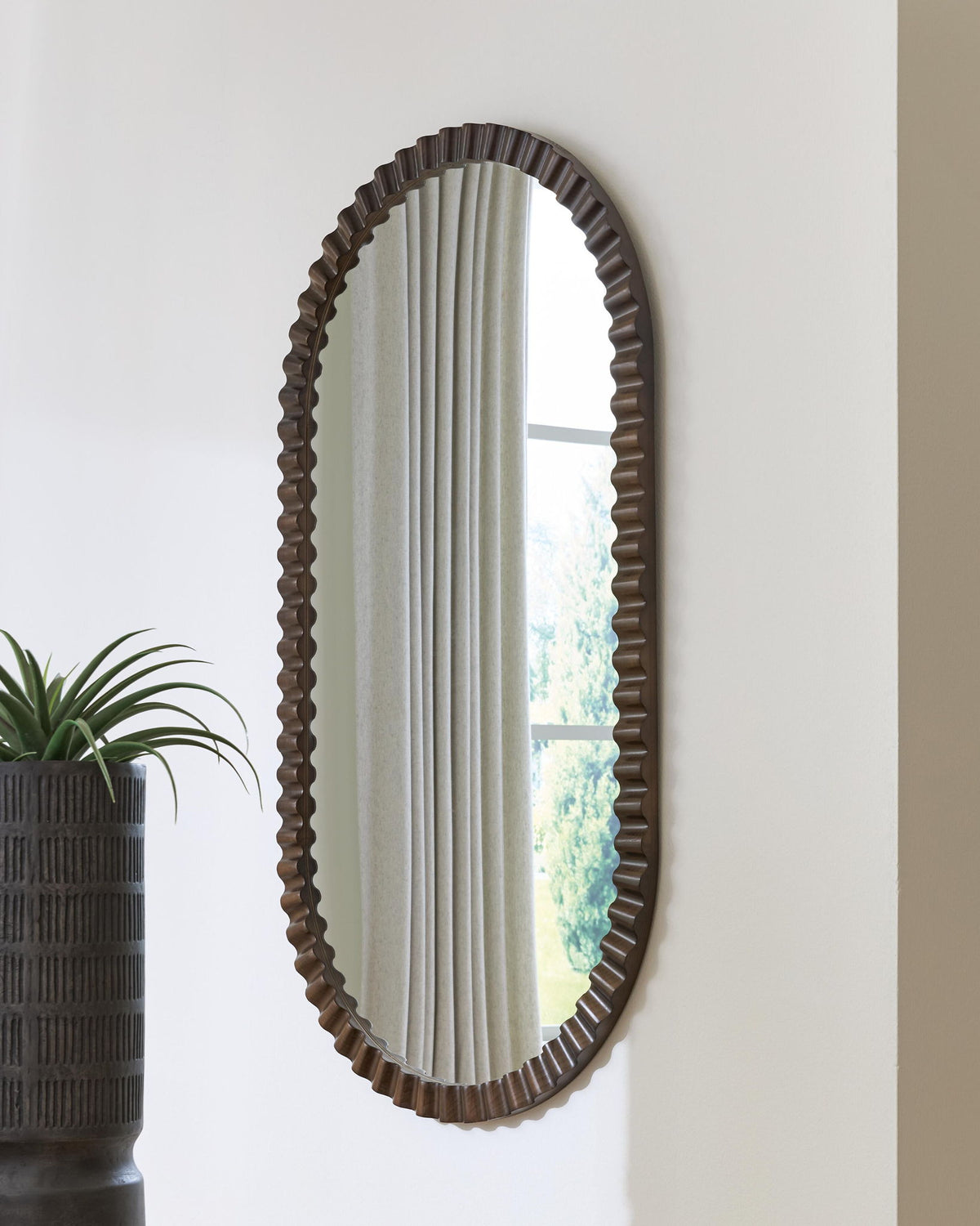 Clorington Accent Mirror Dark Brown, gallery image 4