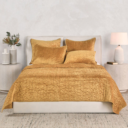 Bari - Velvet Quilt