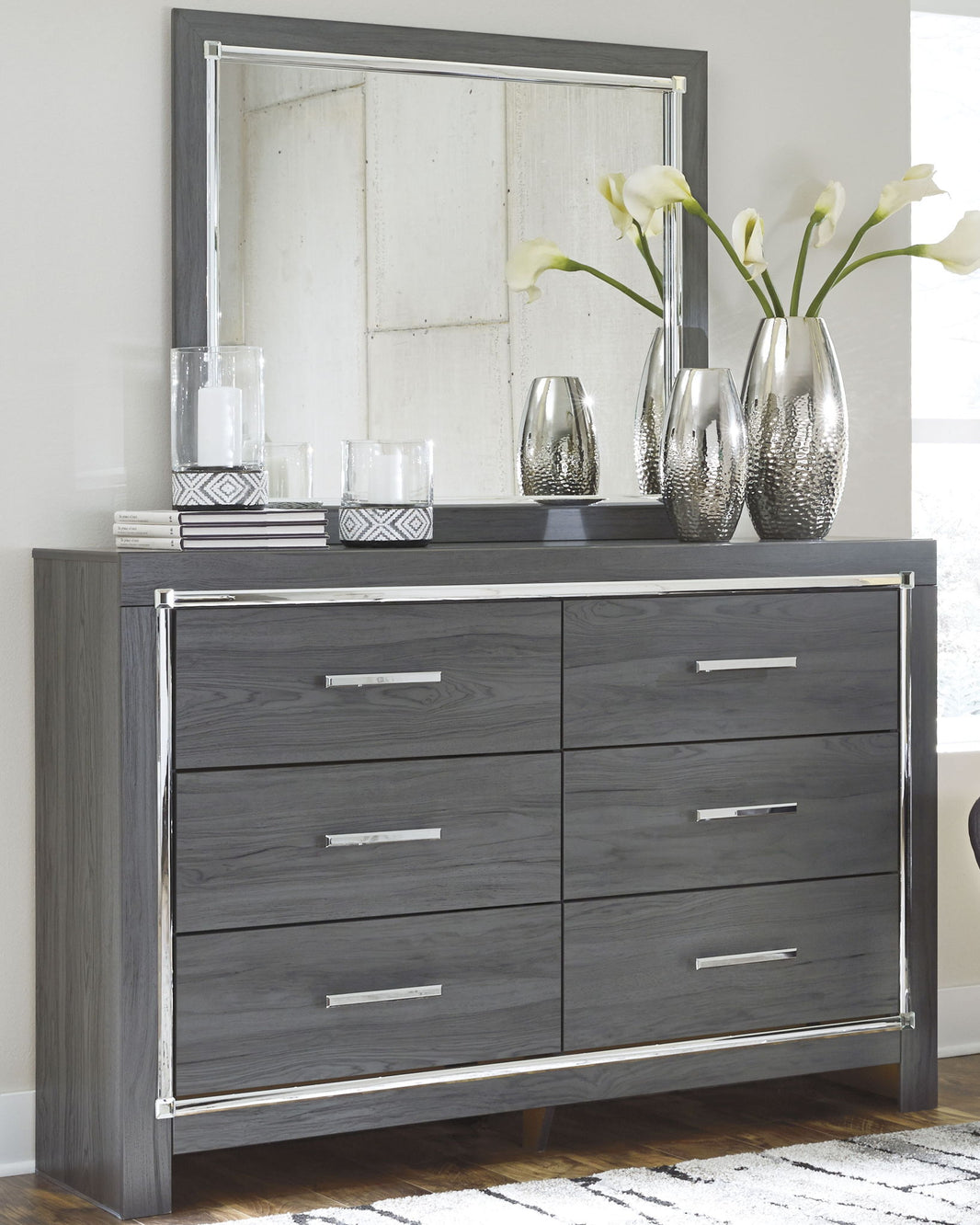 Lodanna - Dresser, alternate view 2 with wood construction