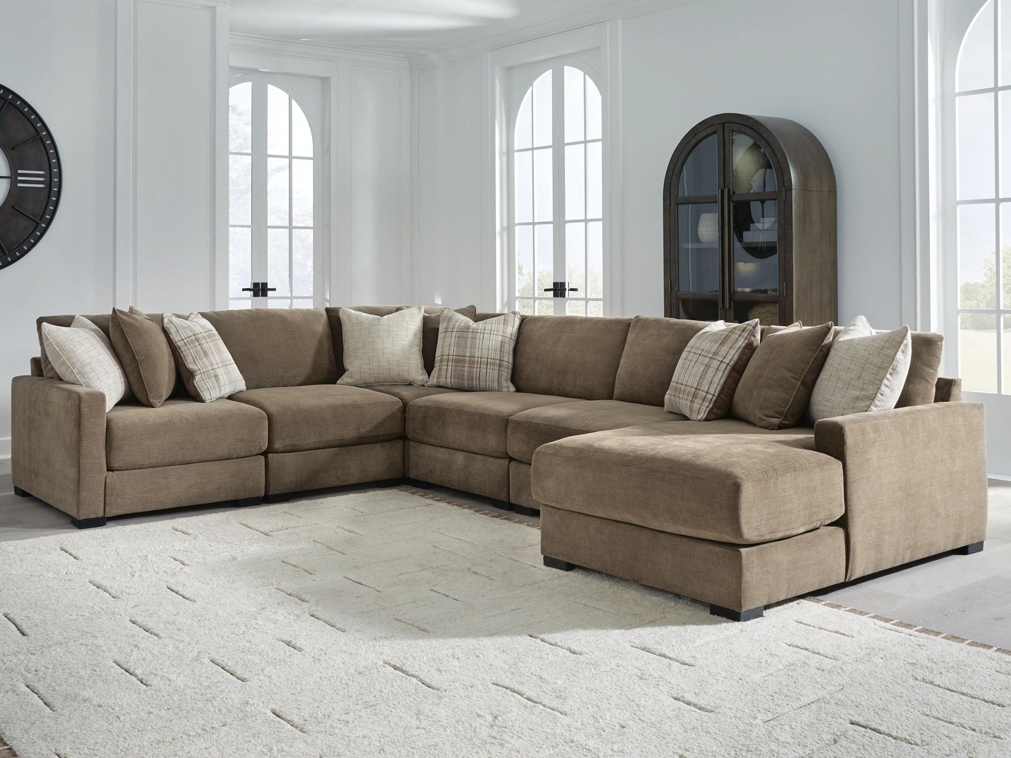 Camellia-Court - Sectional - Benchcraft® - 9