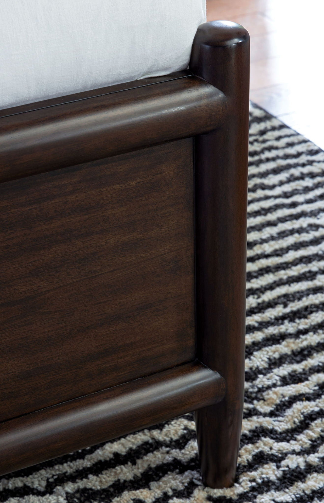 Dantenton - Panel Bed - Benchcraft® - 2