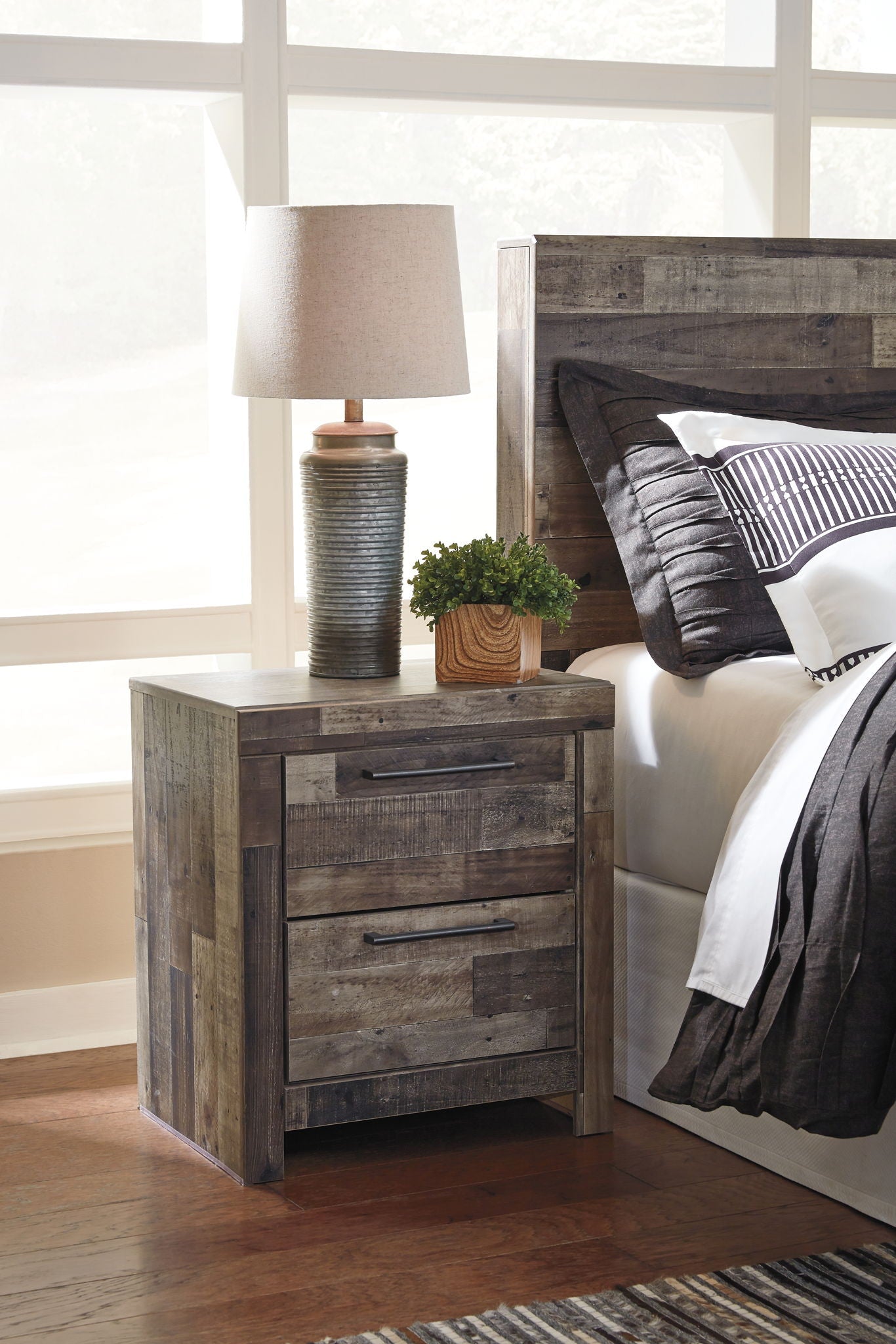 Derekson - Panel Bedroom Set - Benchcraft® - 29
