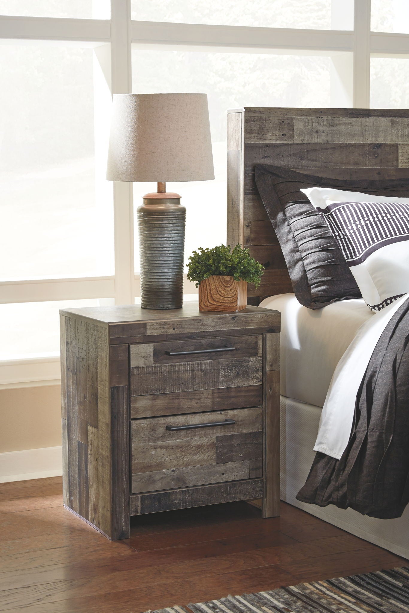 Derekson - Youth Bedroom Set - Benchcraft® - 4
