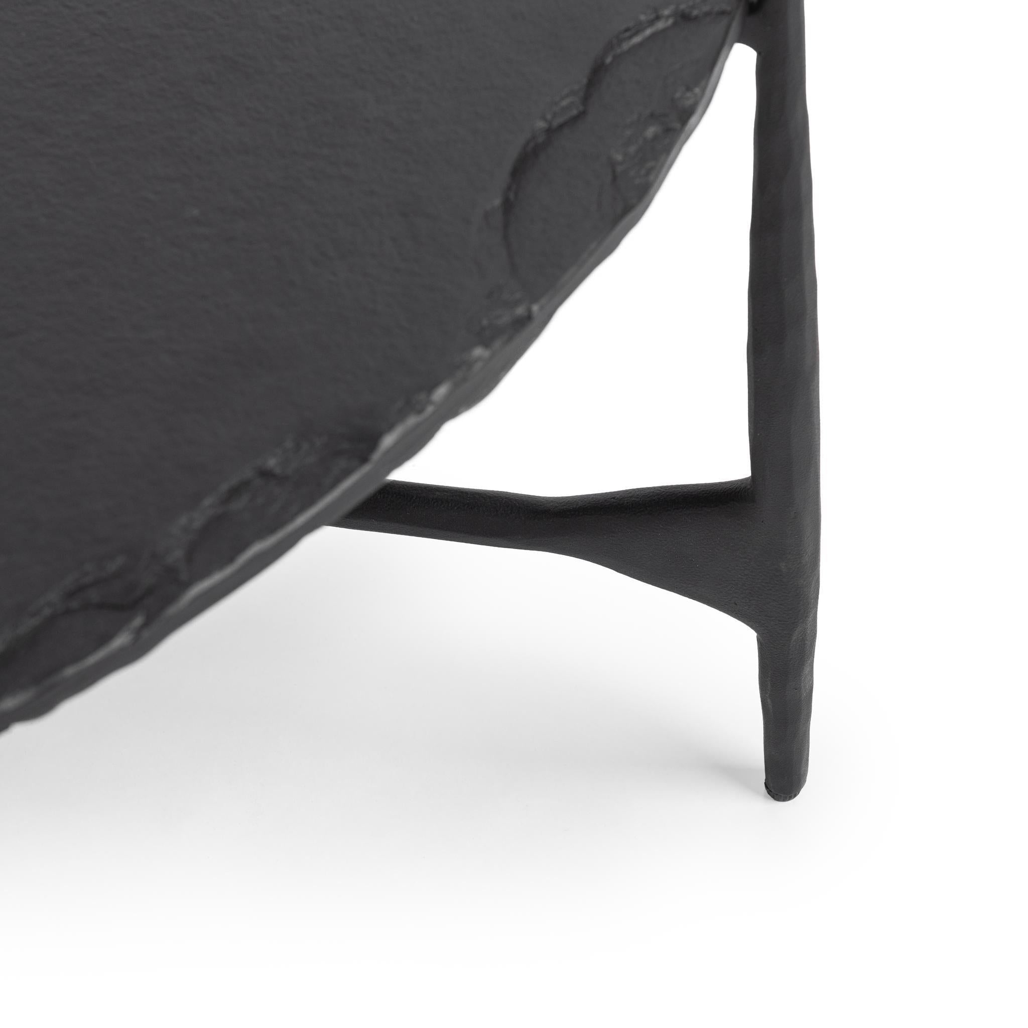 Luka - Round Table, alternate view 11