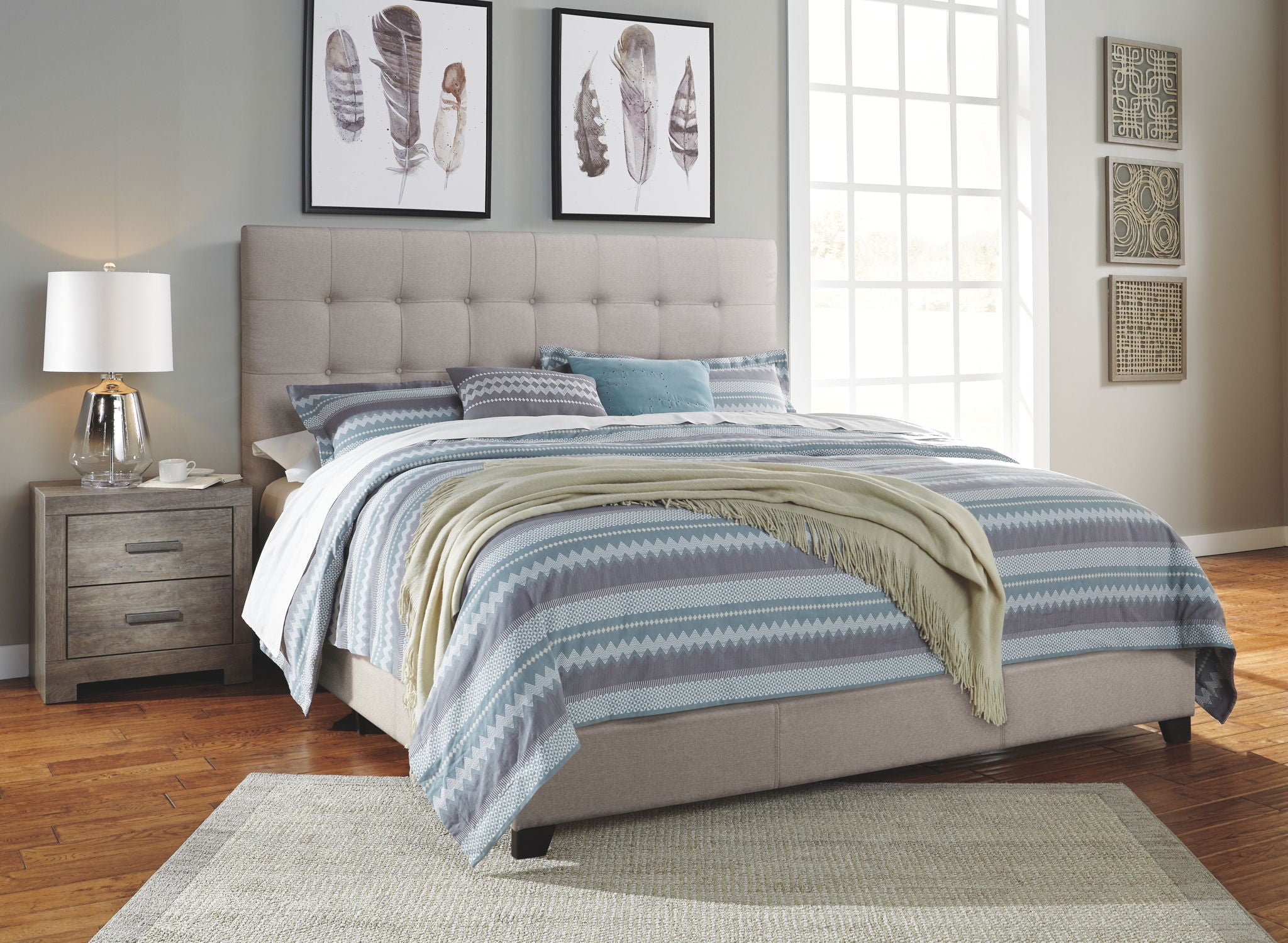 Dolante - Upholstered Bed, alternate view 6