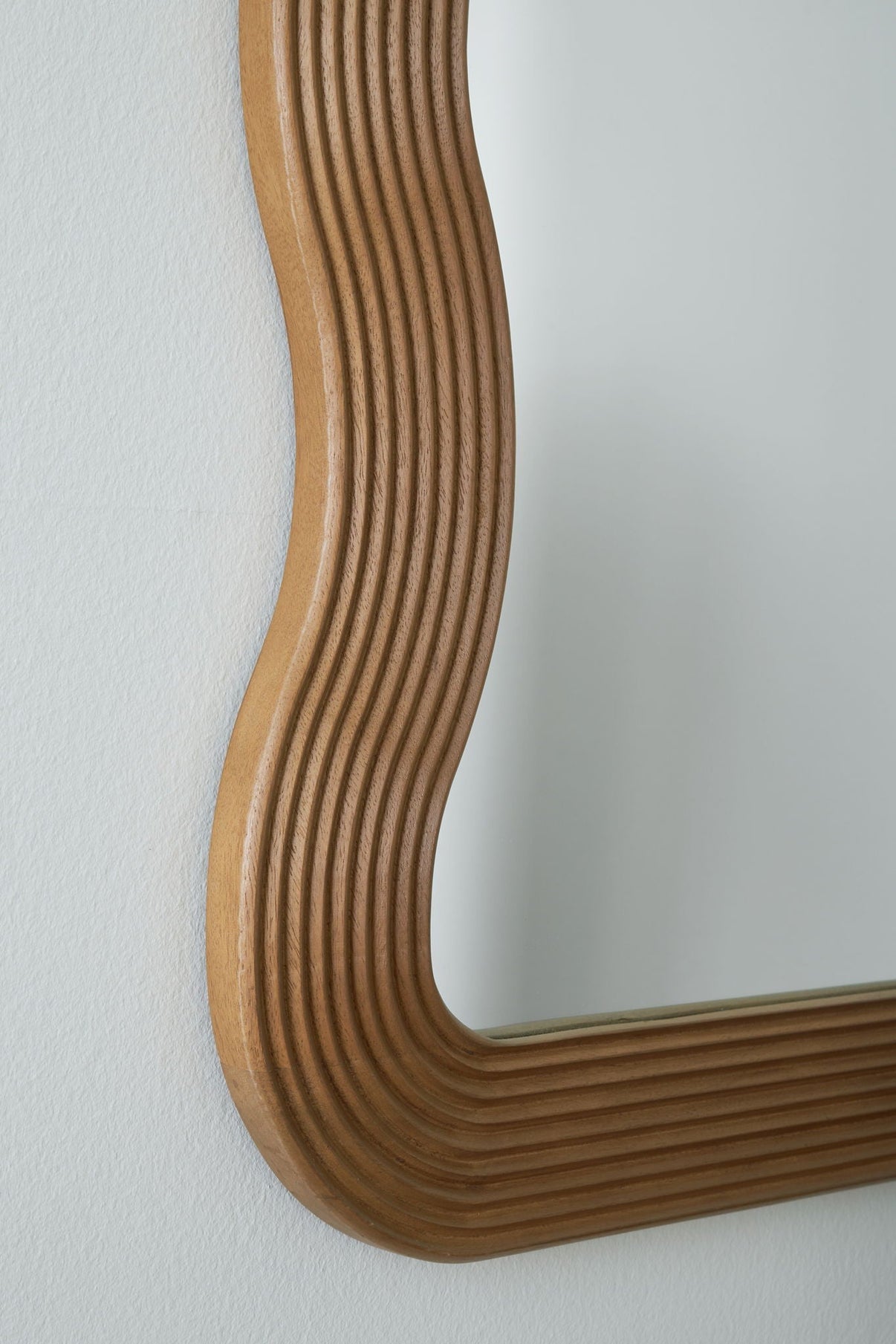 Ellisonville - Floor Mirror - Brown - Signature Design by Ashley® - 4