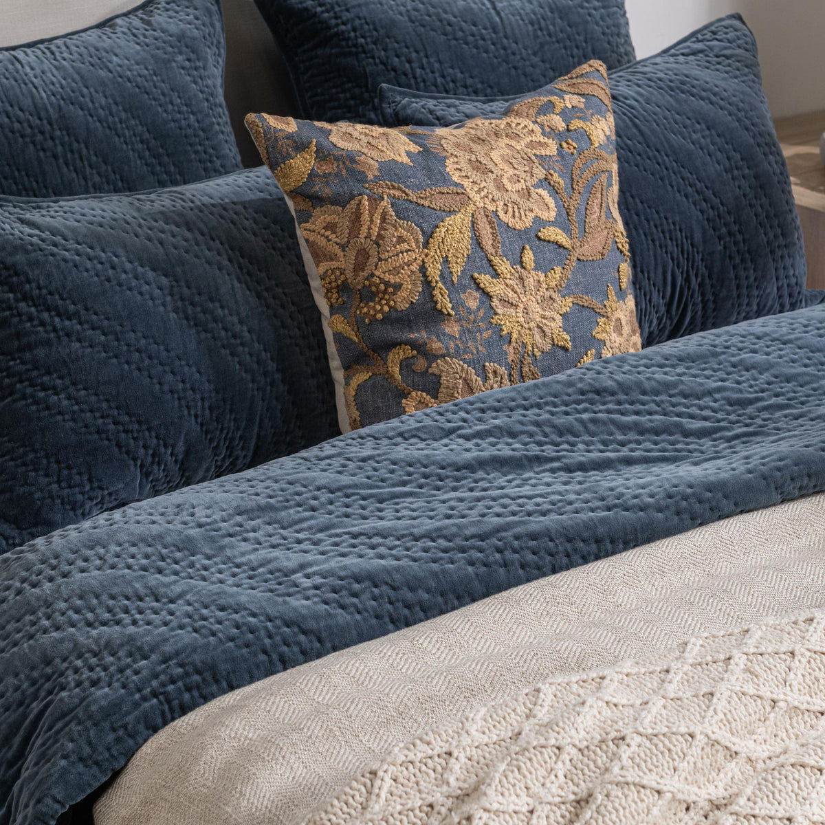 Elms - Velvet Quilt - Villa - 26
