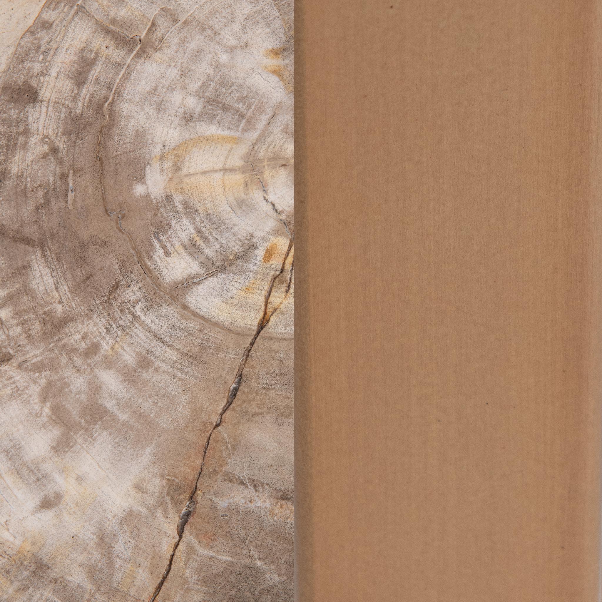 Alliza - Round Accent Table, alternate view 21