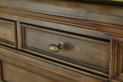 Frantanna - Dresser - Signature Design by Ashley® - 4