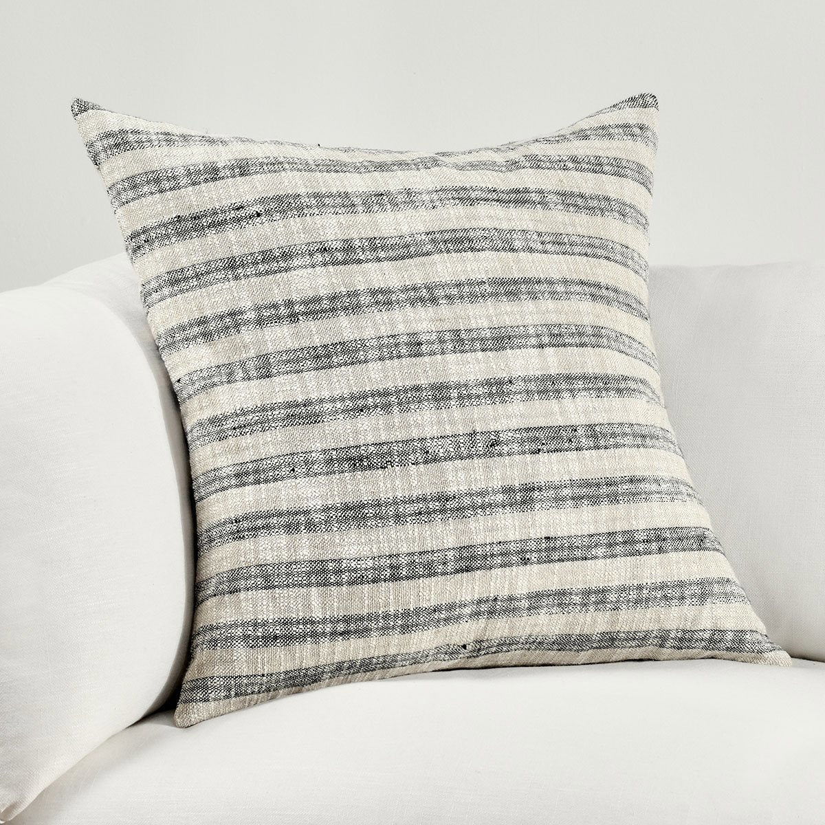 Linna - Pillow - Villa - 9
