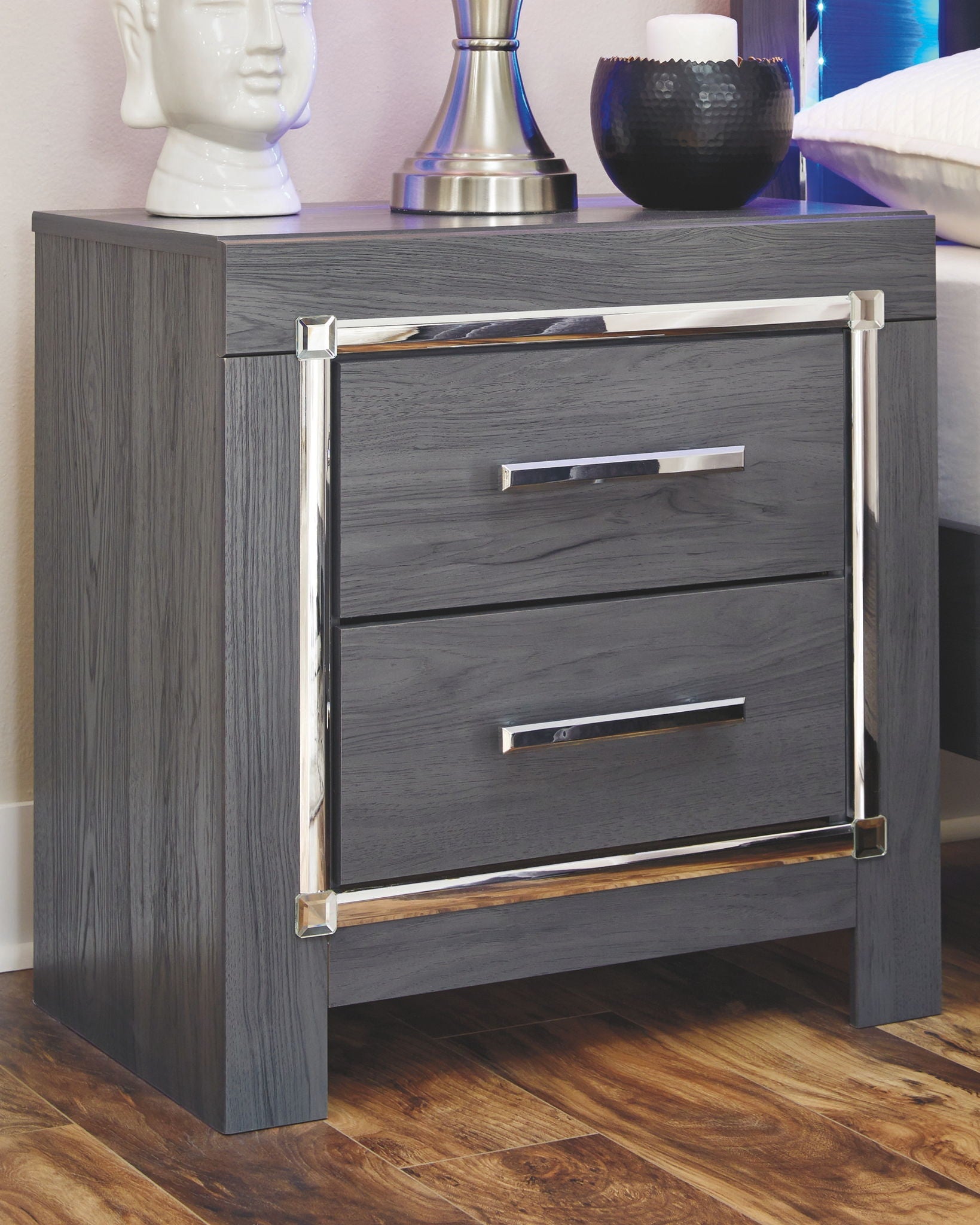 Lodanna - Panel Bedroom Set - Signature Design by Ashley® - 8