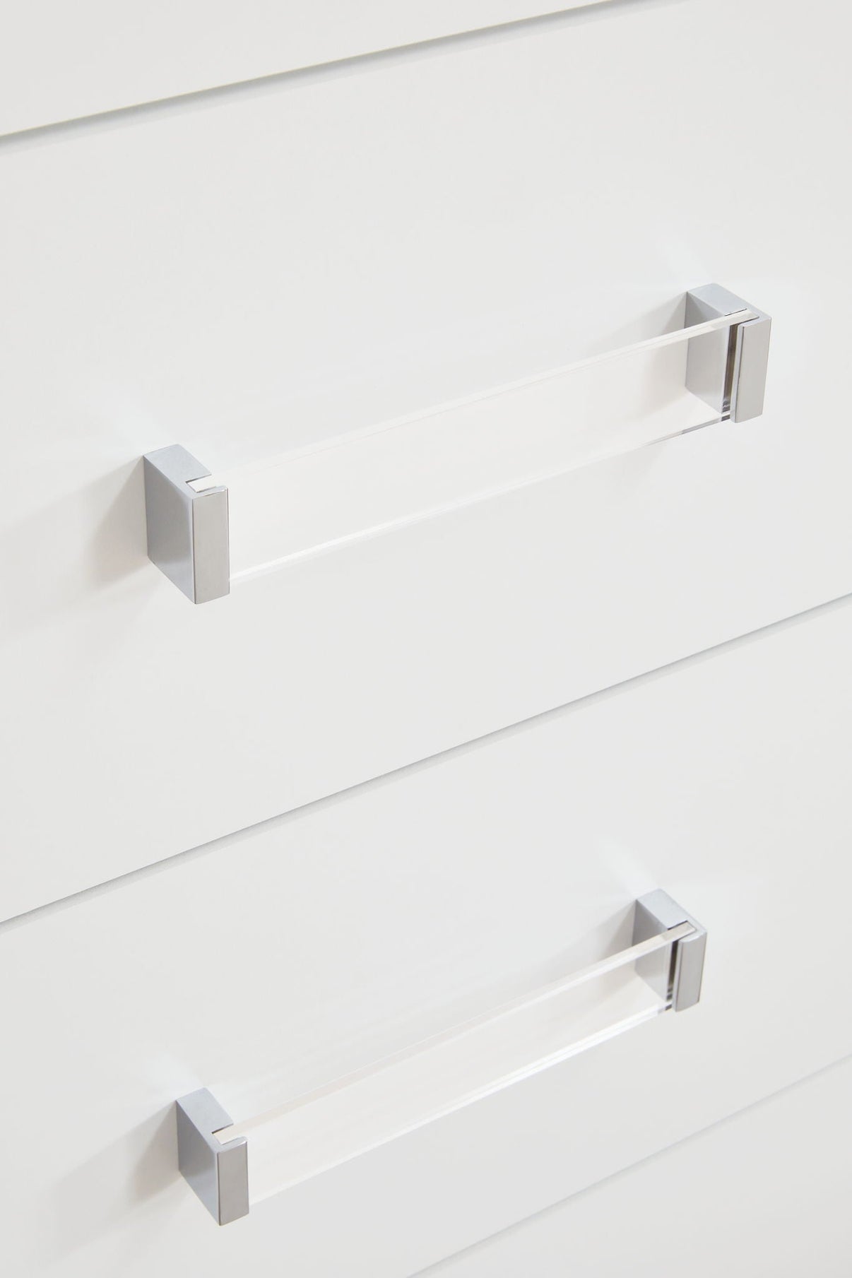 Maeling - Five Drawer Chest - Signature Design by Ashley® - 3