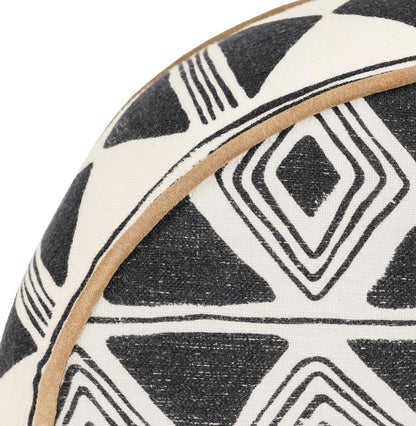Nubia - 22" x 22" Pillow - Black / White - Villa - 5
