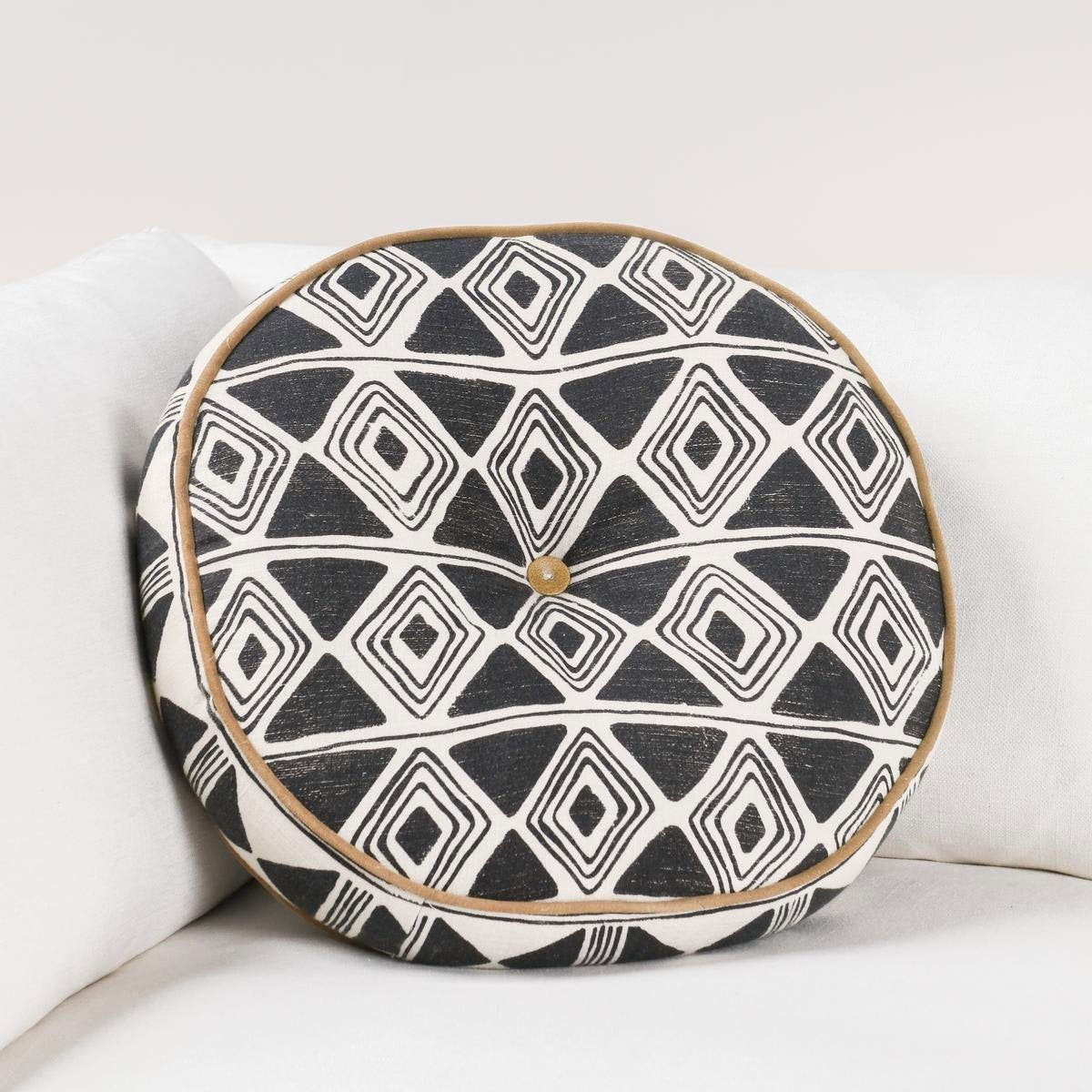 Nubia - 22" x 22" Pillow - Black / White - Villa - 8