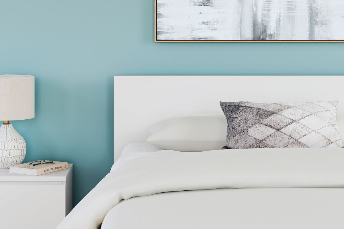 Onita - Panel Platform Bed - Signature Design by Ashley® - 117