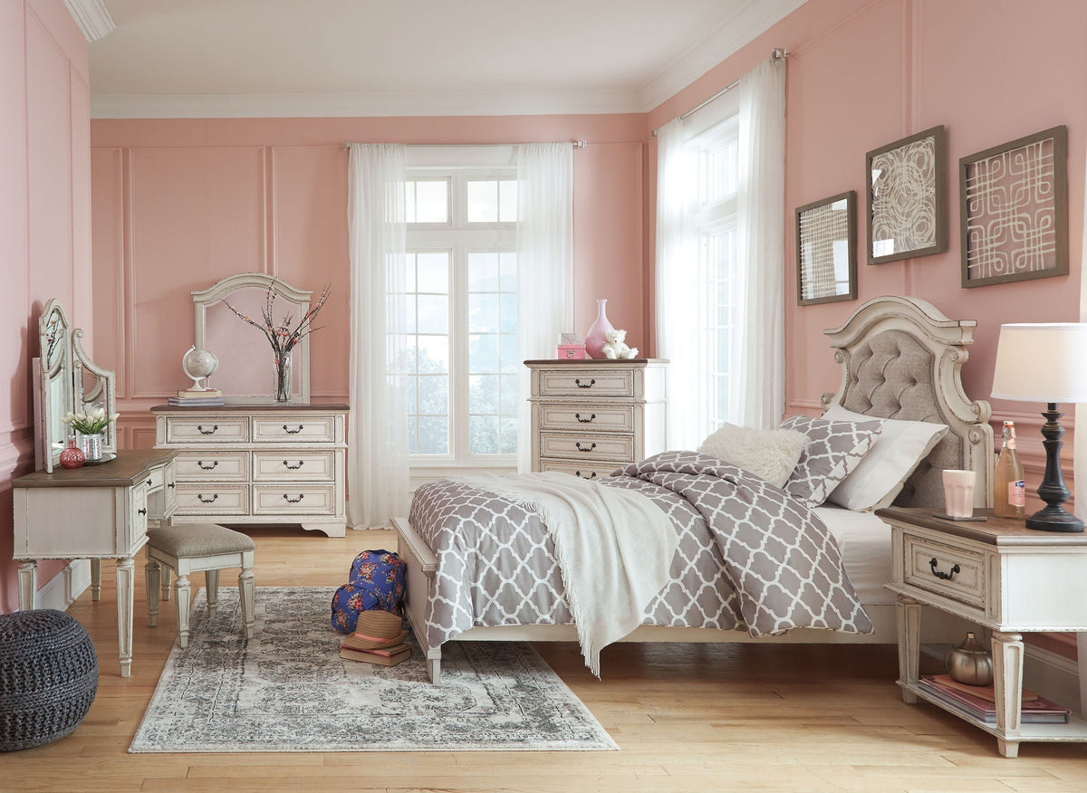 Realyn - Panel Bed - Signature Design by Ashley® - 5