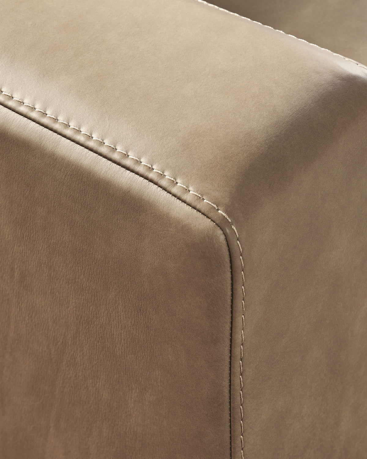 Veronella - 5 Piece Sectional - Benchcraft® - 4